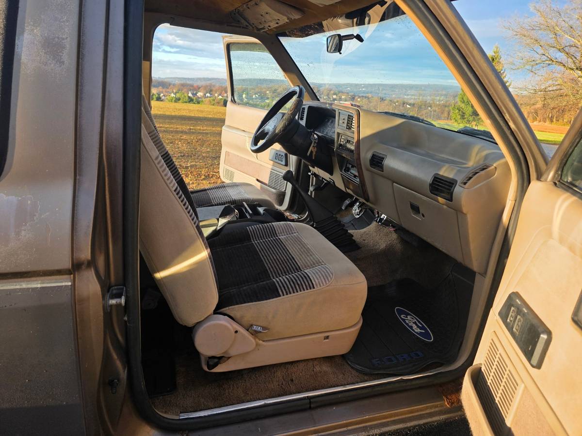 Ford-bronco-ii-xl-1989-brown-3