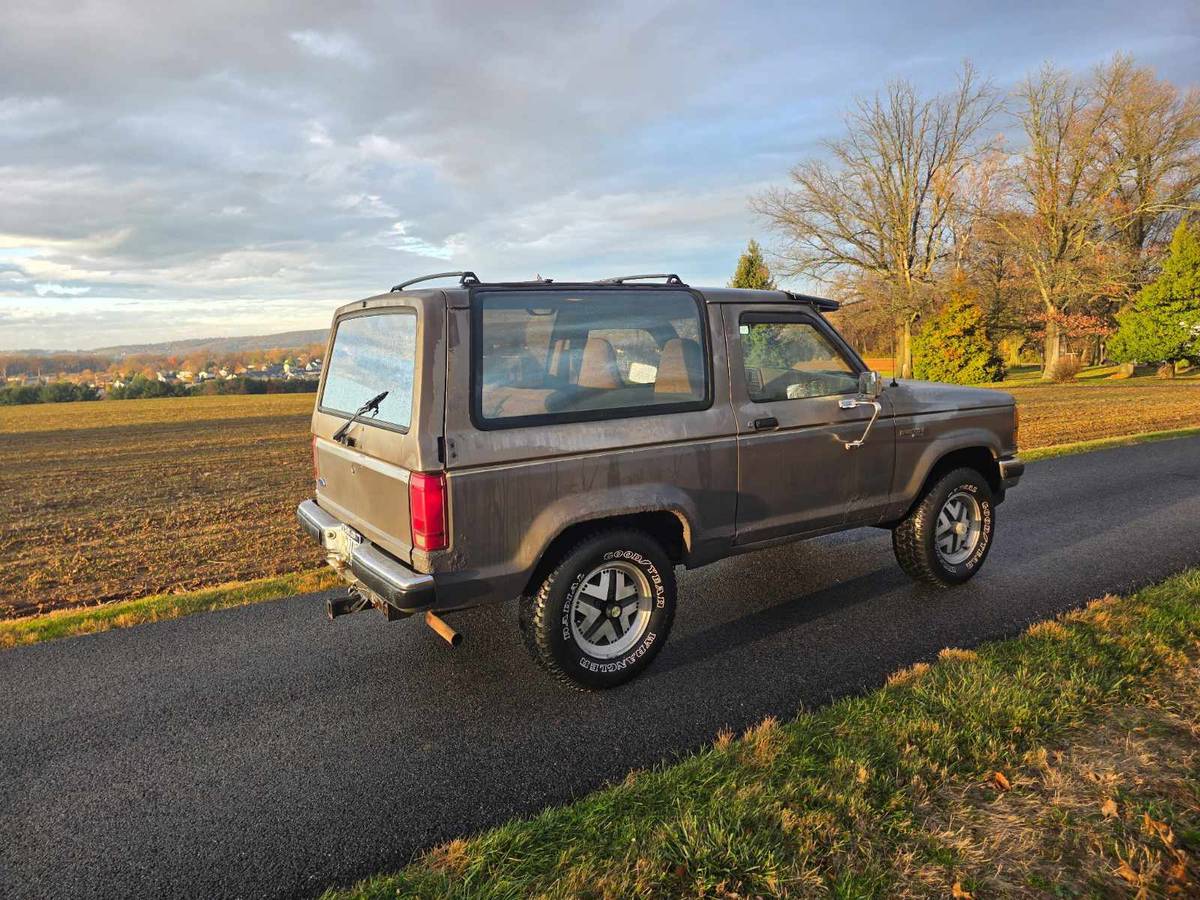 Ford-bronco-ii-xl-1989-brown-9