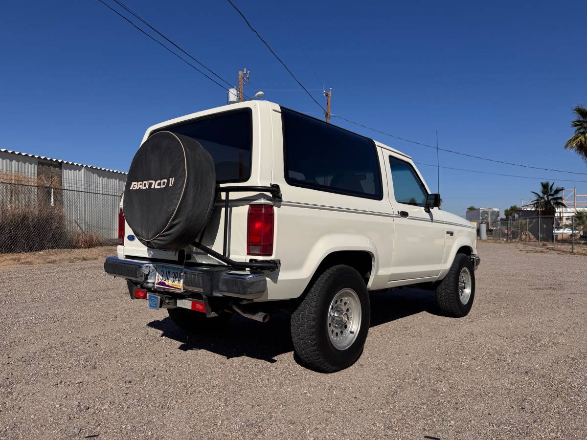 Ford-bronco-ii-xlt-1990-30