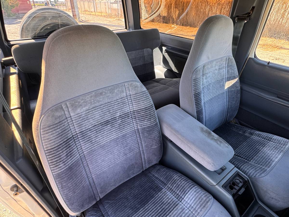 Ford-bronco-ii-xlt-1990-36