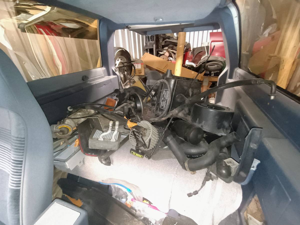 Ford-bronco-ii-xlt-1990-white-12