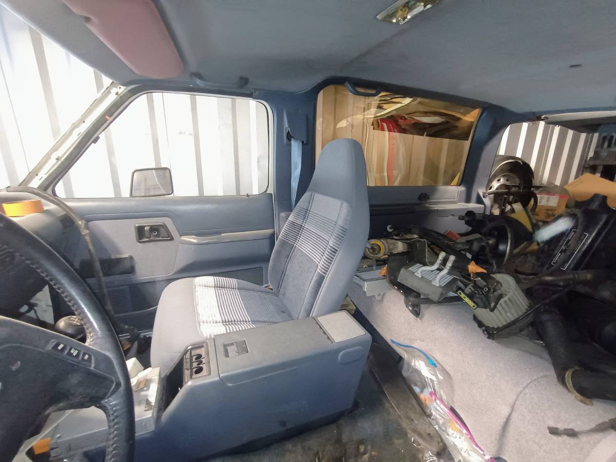 Ford-bronco-ii-xlt-1990-white-13