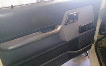 Ford-bronco-ii-xlt-1990-white-4