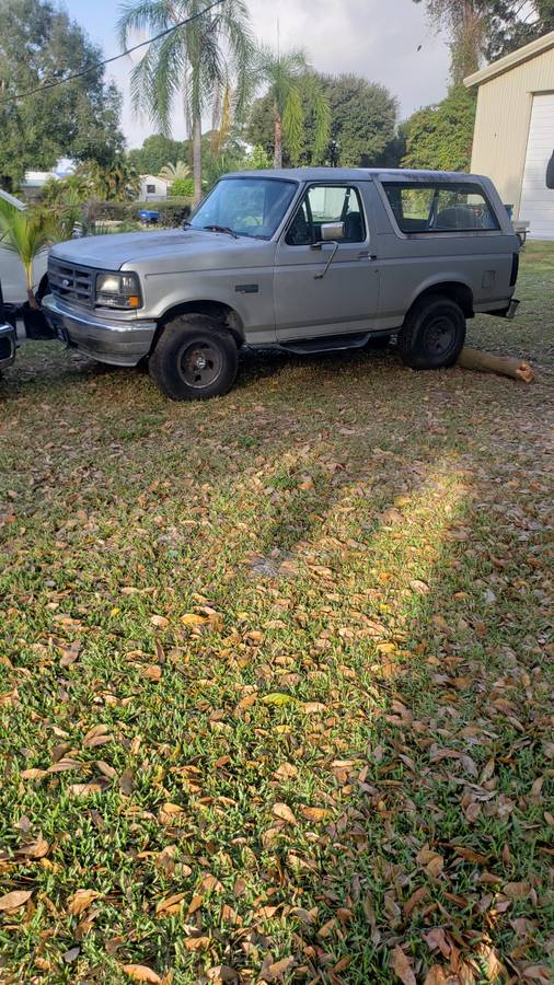 Ford-bronco-xl-1996-silver-1