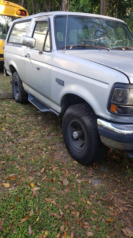 Ford-bronco-xl-1996-silver