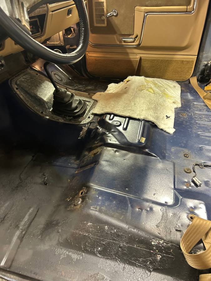 Ford-bronco-xlt-1985-blue-10