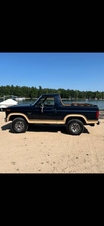 Ford-bronco-xlt-1985-blue-12