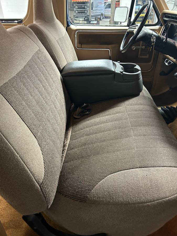 Ford-bronco-xlt-1985-blue-2