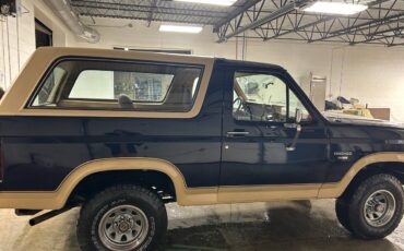 Ford-bronco-xlt-1985-blue-4