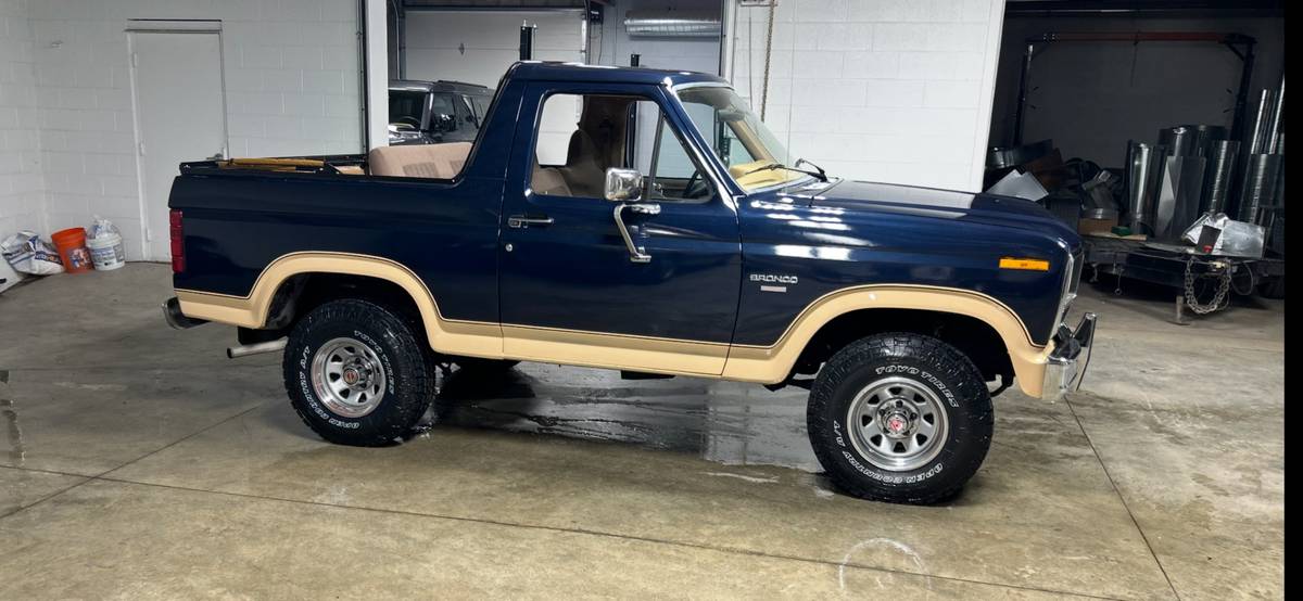 Ford-bronco-xlt-1985-blue-7