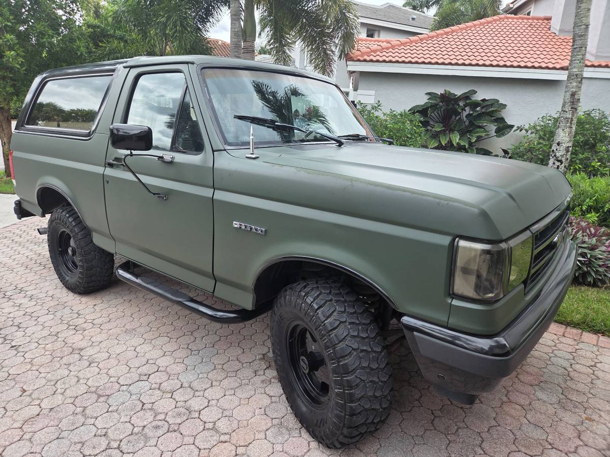 Ford-bronco-xlt-1988-green-2