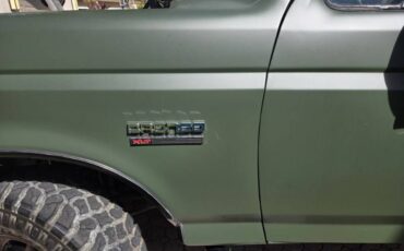 Ford-bronco-xlt-1988-green-7