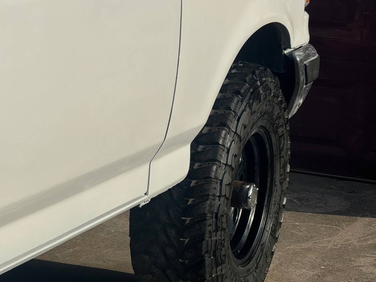 Ford-bronco-xlt-1990-white-10