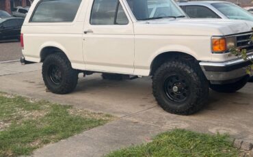 Ford-bronco-xlt-1990-white-16