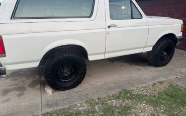 Ford-bronco-xlt-1990-white-17