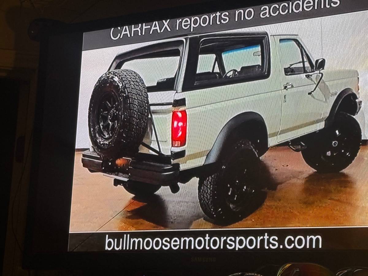 Ford-bronco-xlt-1990-white-18