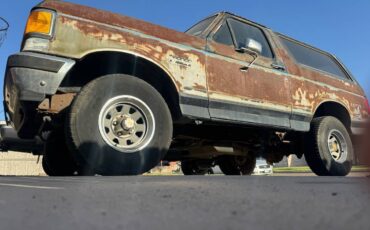 Ford-bronco-xlt-1990-white-3