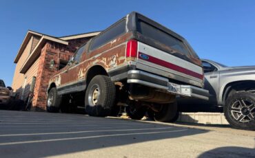 Ford-bronco-xlt-1990-white