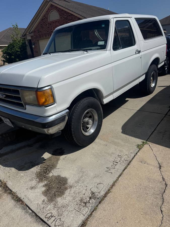 Ford-bronco-xlt-1990-white-4