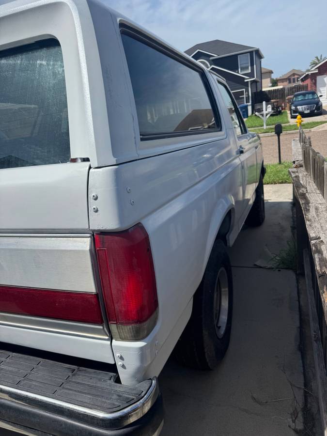 Ford-bronco-xlt-1990-white-7