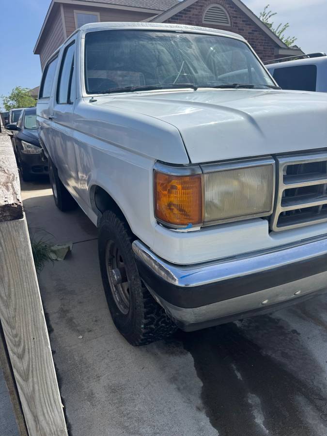 Ford-bronco-xlt-1990-white-8