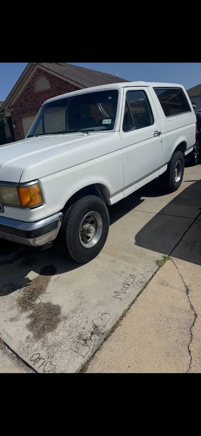 Ford-bronco-xlt-1990-white-9
