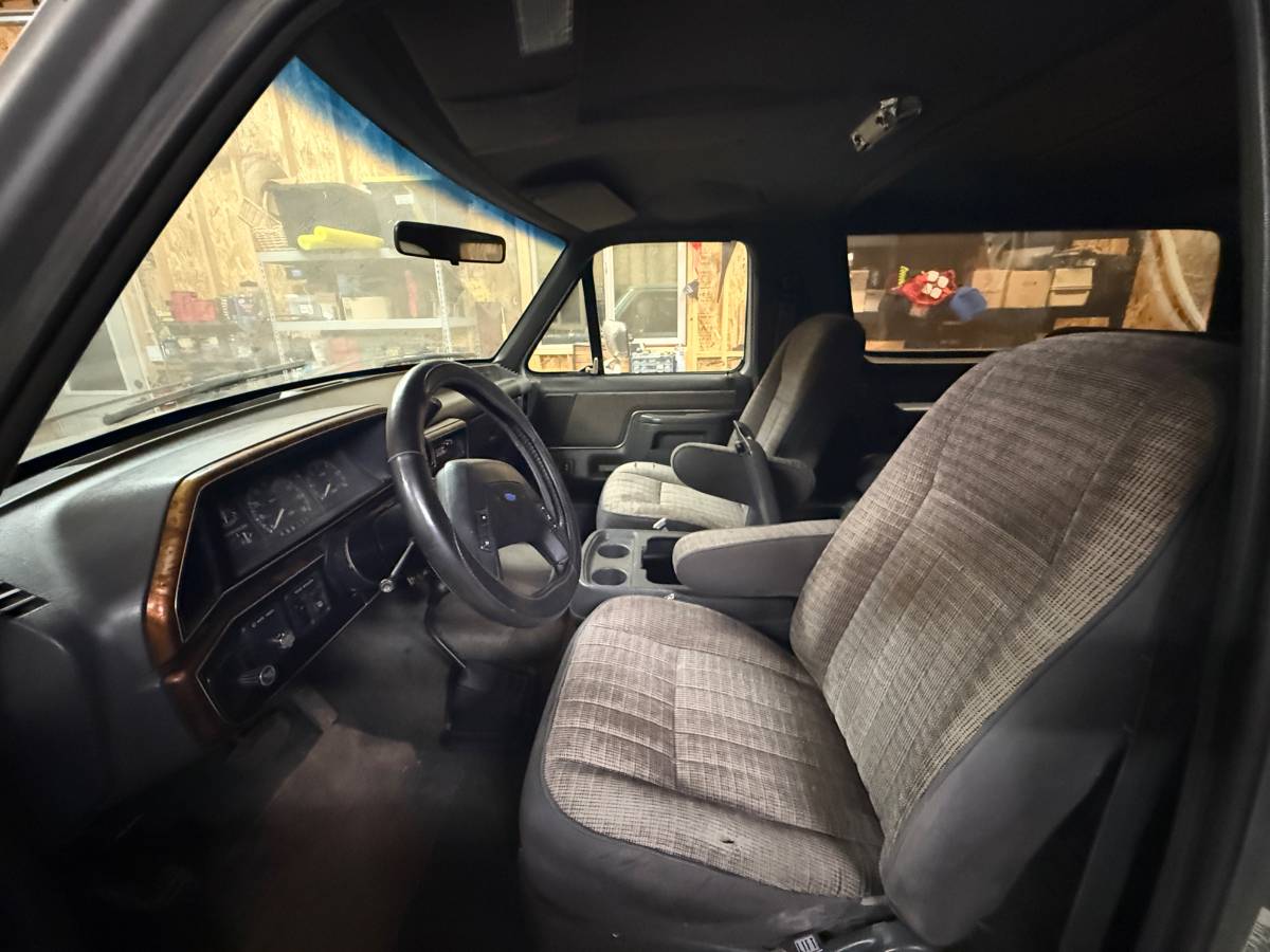 Ford-bronco-xlt-1991-12