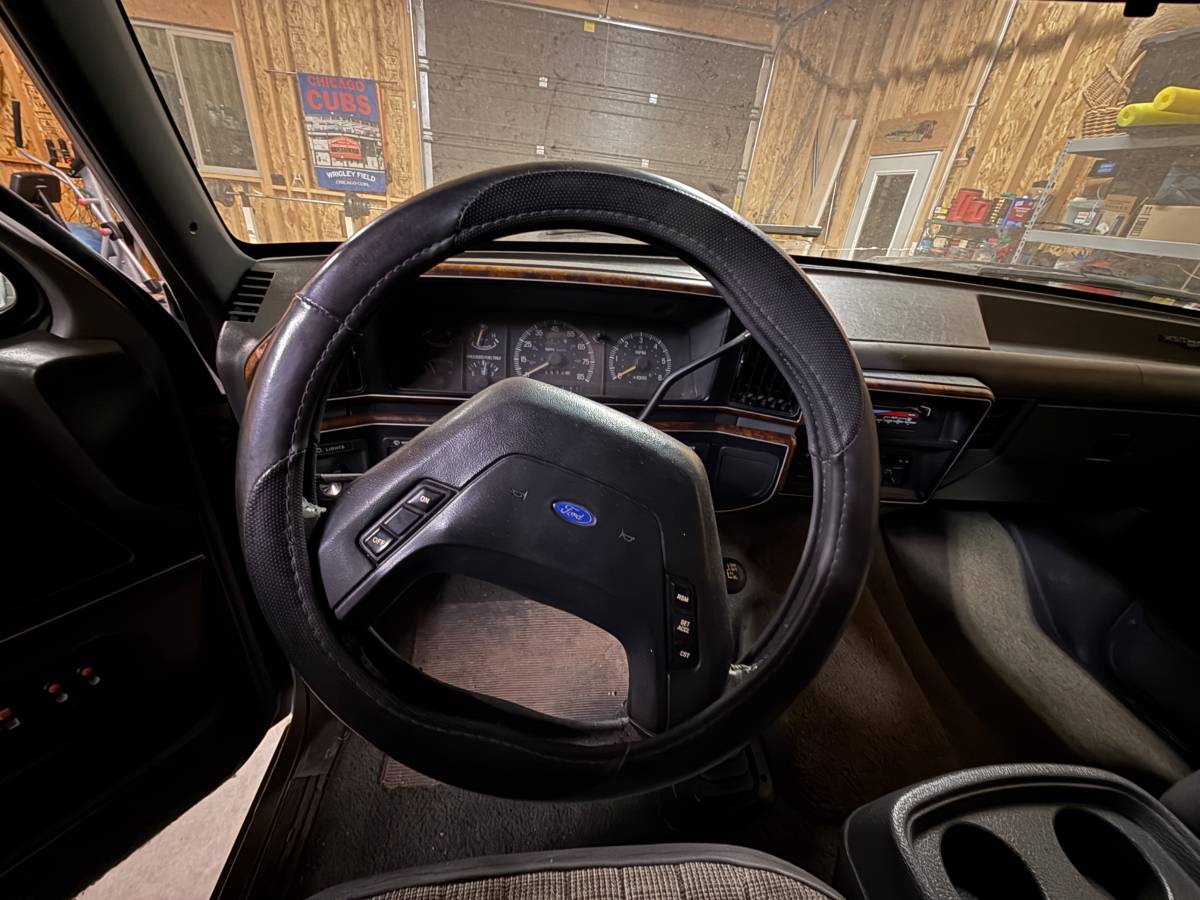 Ford-bronco-xlt-1991-14