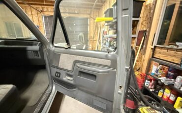 Ford-bronco-xlt-1991-18