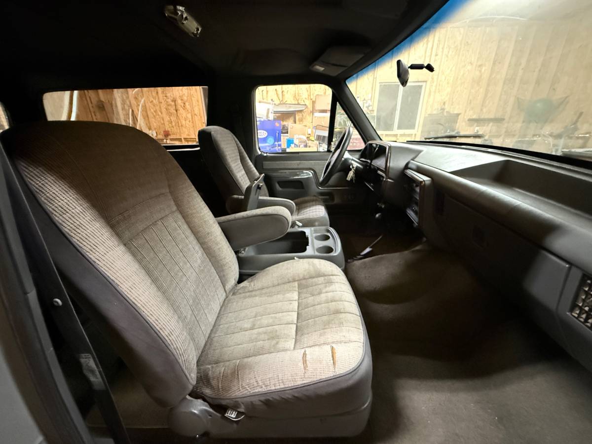 Ford-bronco-xlt-1991-19