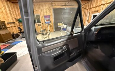 Ford-bronco-xlt-1991-8