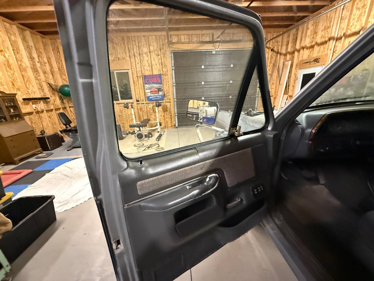 Ford-bronco-xlt-1991-8