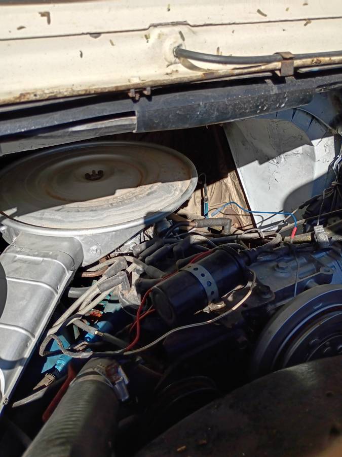 Ford-cargo-van-1975-white-12