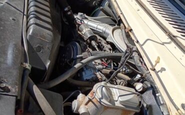 Ford-cargo-van-1975-white-13