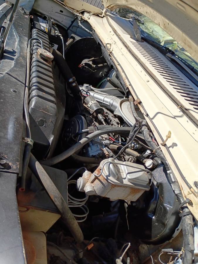 Ford-cargo-van-1975-white-13