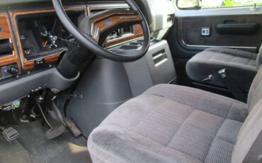 Ford-club-wagon-econoline-1991-10