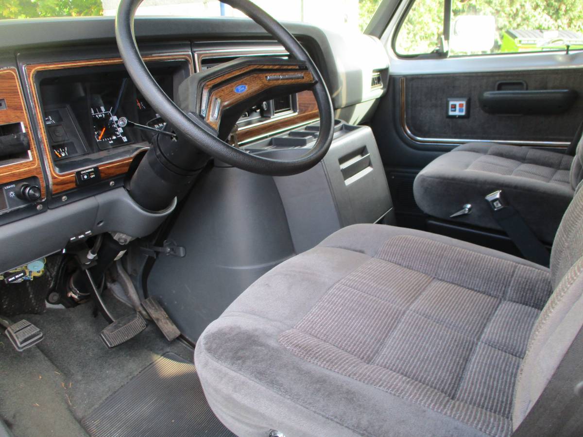 Ford-club-wagon-econoline-1991-10