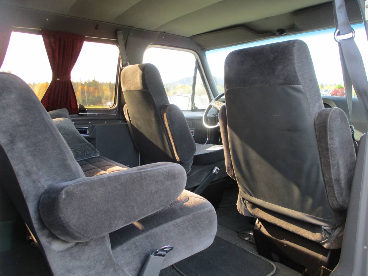 Ford-club-wagon-econoline-1991-11