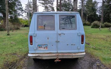 Ford-clubwagon-1982-blue-3