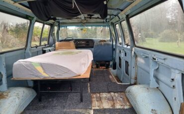 Ford-clubwagon-1982-blue-5