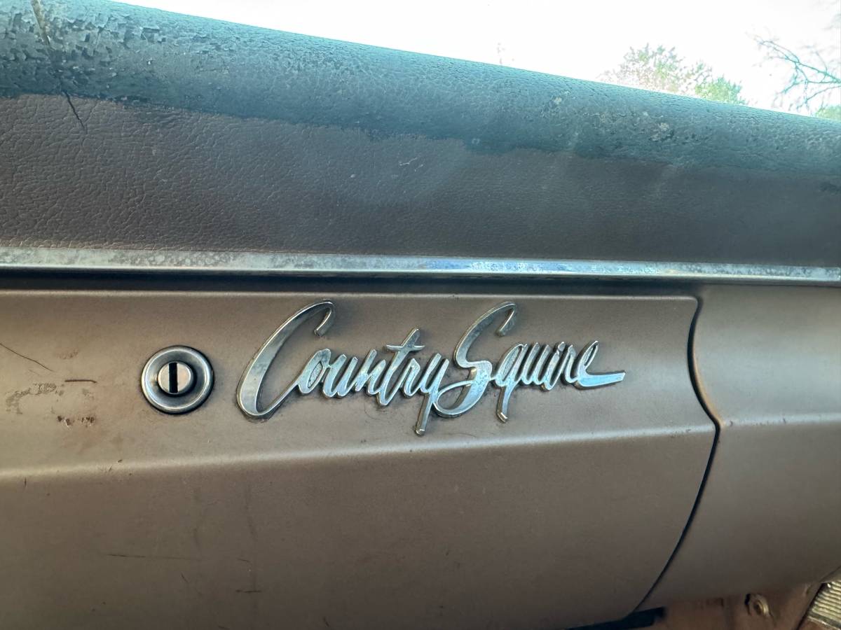 Ford-country-square-1961-10