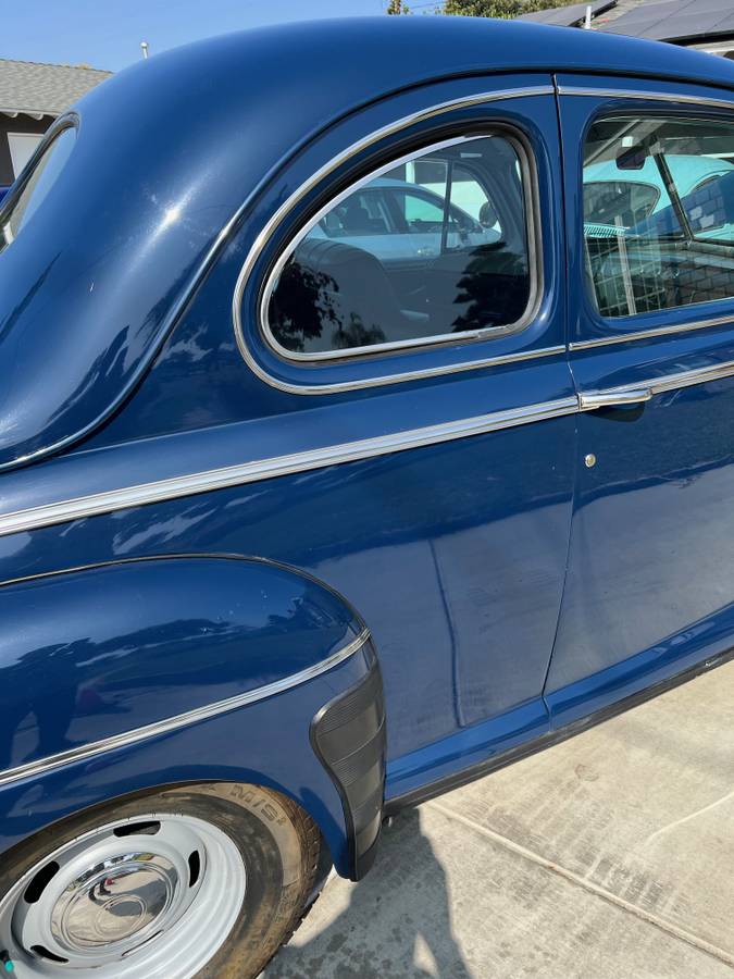 Ford-coupe-1946-blue-2