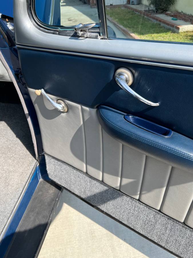 Ford-coupe-1946-blue-4