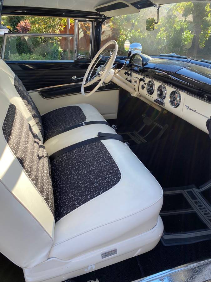 Ford-crown-victoria-1955-15