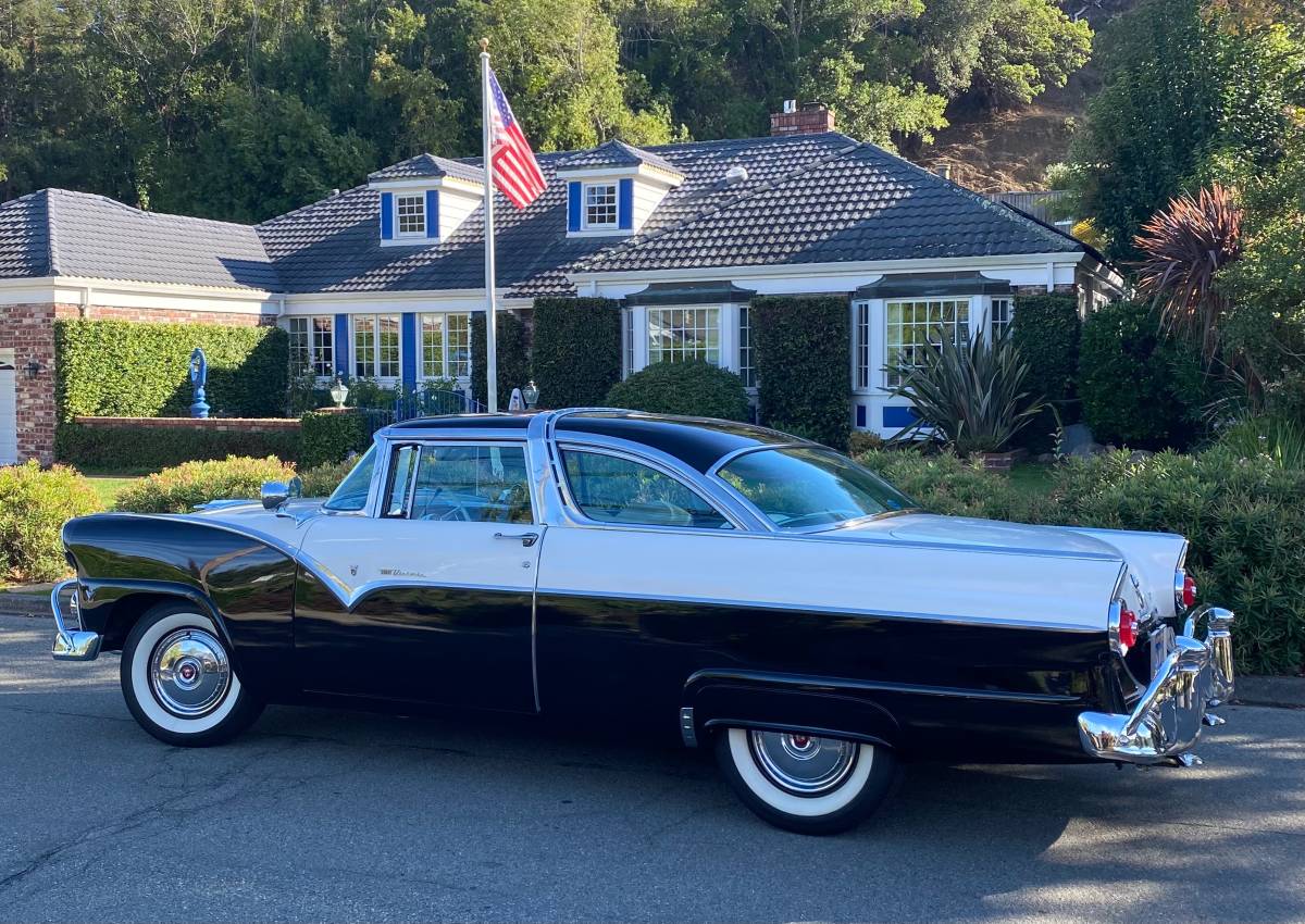 Ford-crown-victoria-1955-8