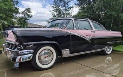 Ford crown victoria 1956