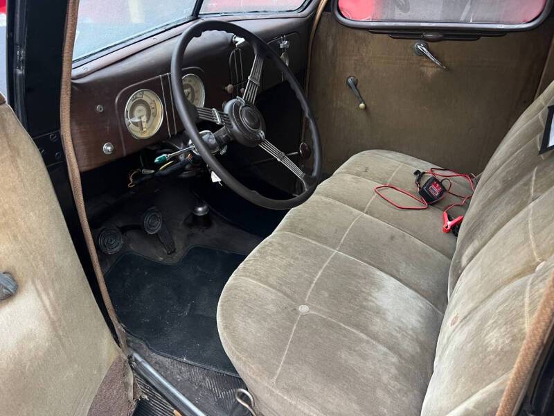 Ford-deluxe-1937-black-11