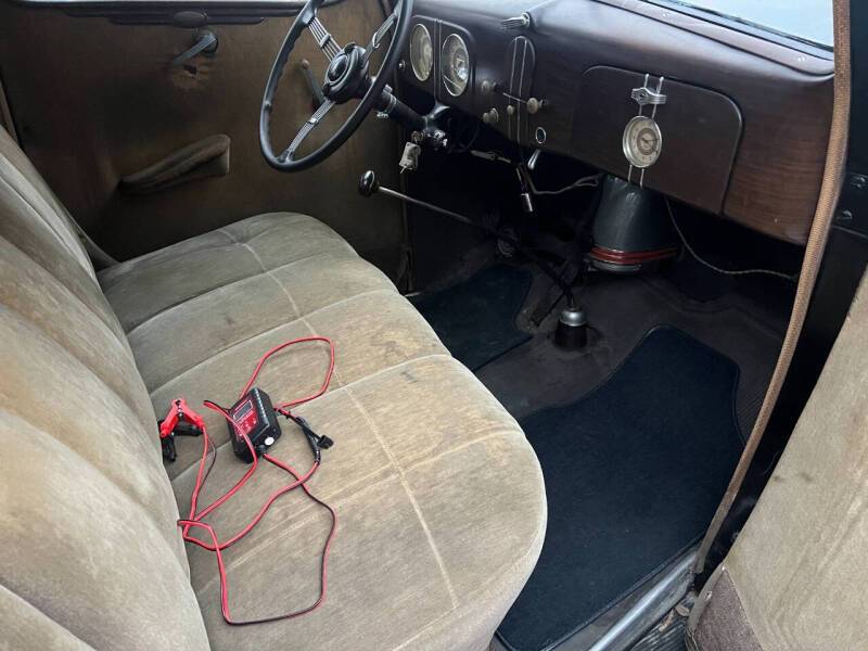 Ford-deluxe-1937-black-13