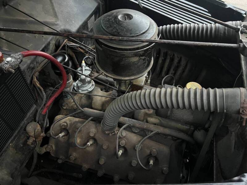 Ford-deluxe-1937-black-15