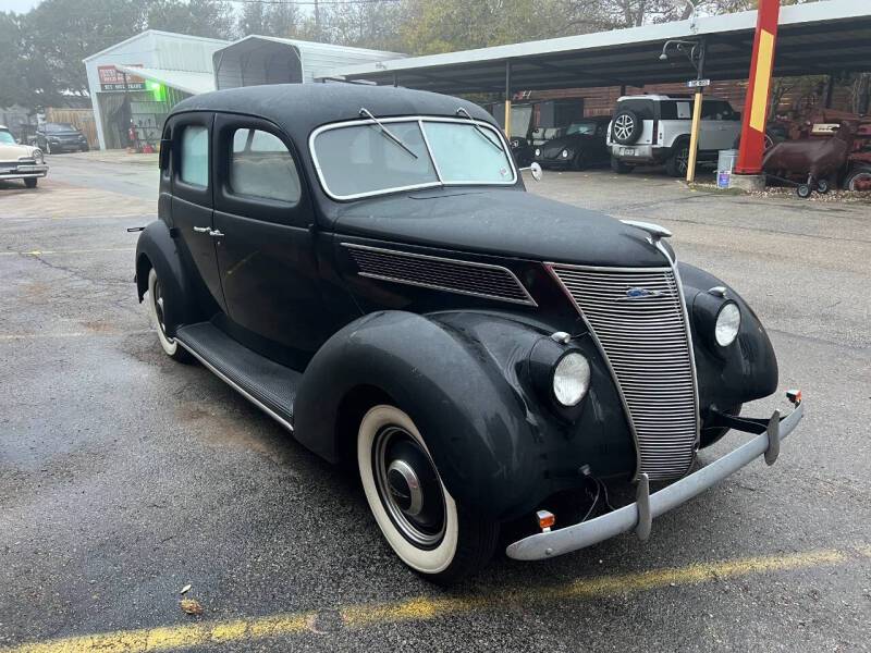 Ford-deluxe-1937-black-3